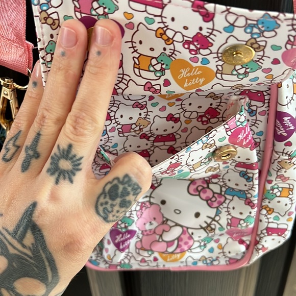 NWT Hello Kitty Bag! - Picture 6 of 8